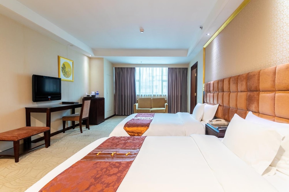Fortune Hotel 16/27