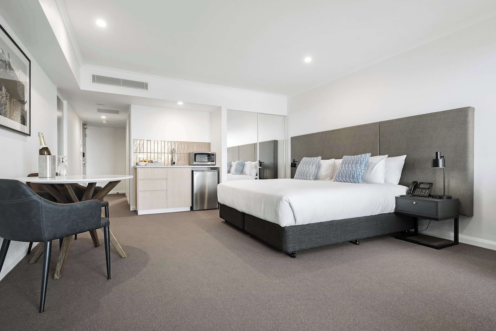 3 Bedrooms, Triple, 3 King Beds, Dual Key