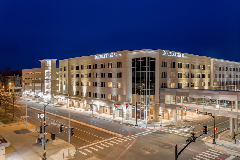 DOUBLETREE BY HILTON EVANSVILLE 4/74