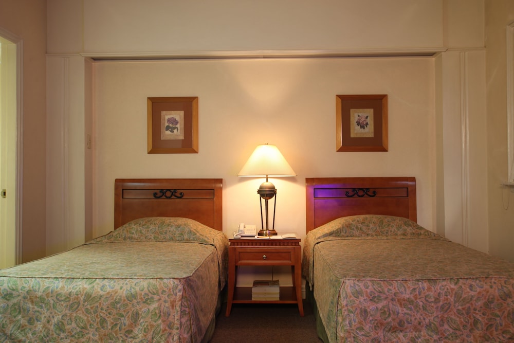 Sunny Bay Suites 13/33