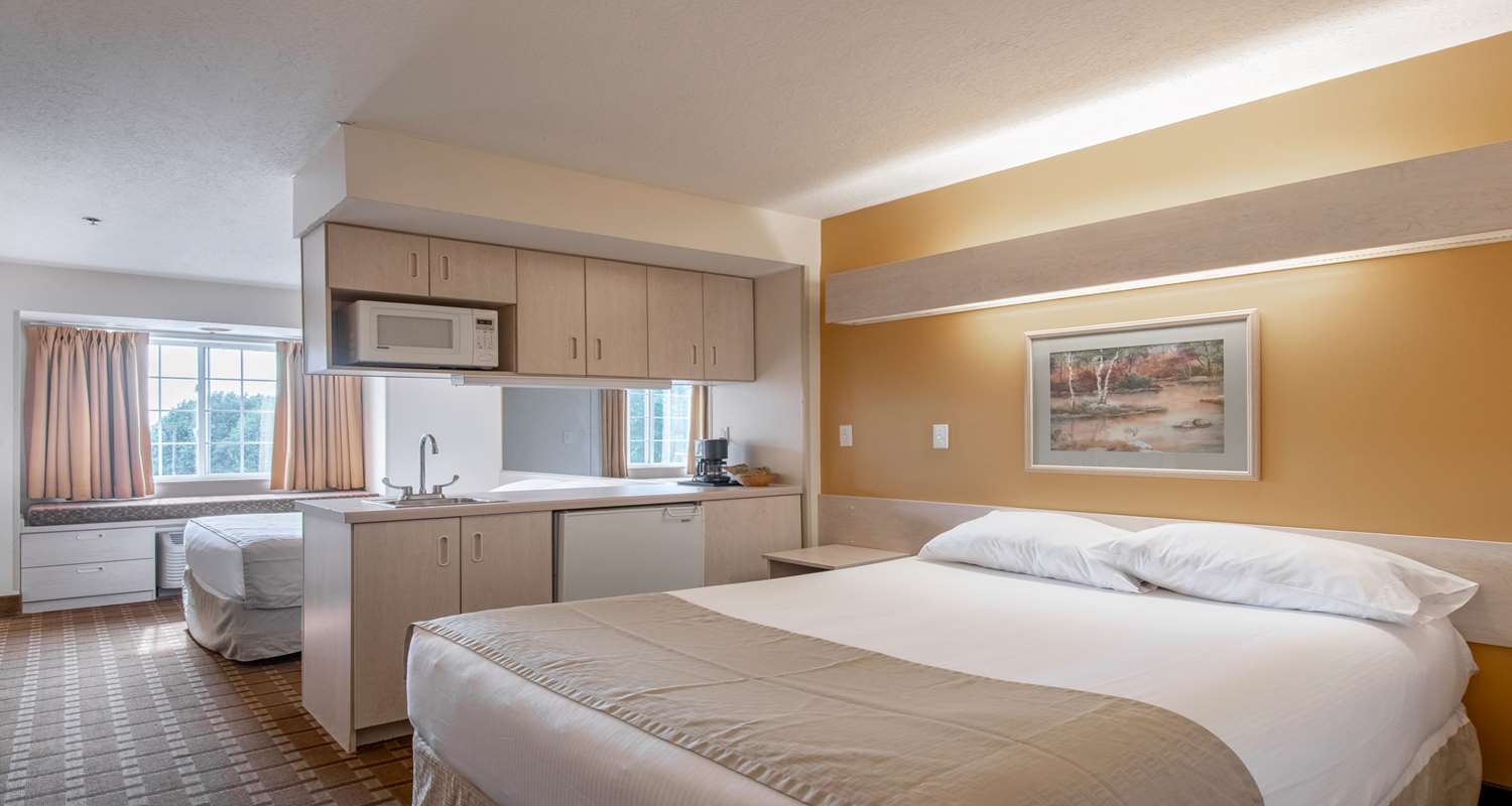 غرفة بسريرين كوين، SureStay Hotel by Best Western Christiansburg Blacksburg 2/4