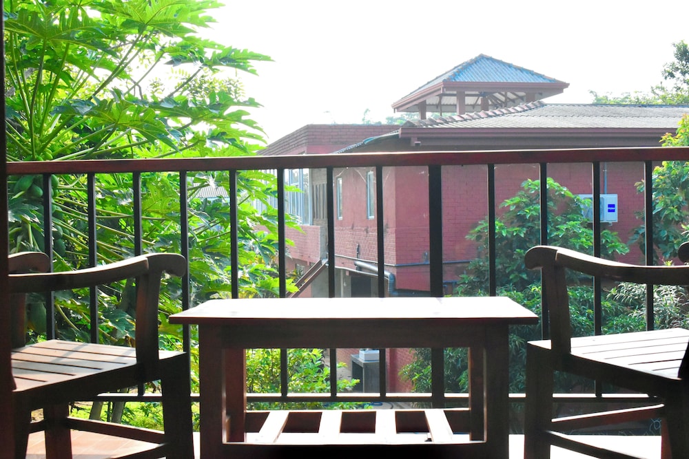 Green Hut Hotel And Restaurant. 5/50