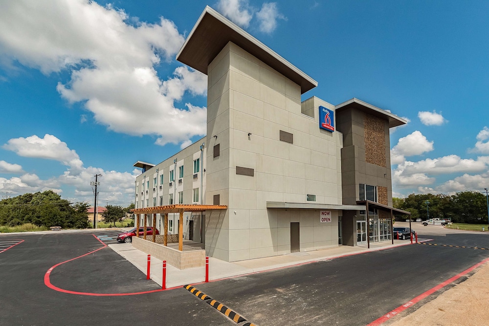 Studio6 New Braunfels, TX 23/30