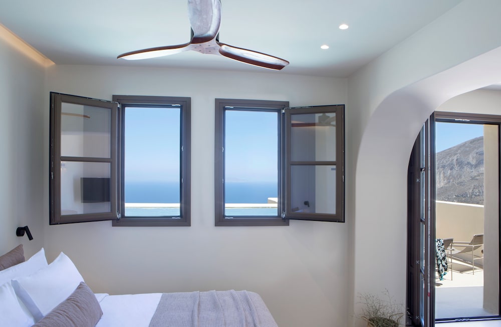 Junior Suite, King Bed, Sea View, Sofa, Plunge Pool