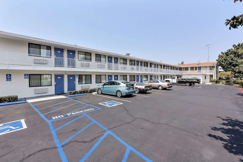 Motel6 Sunnyvale, CA - South 29/38