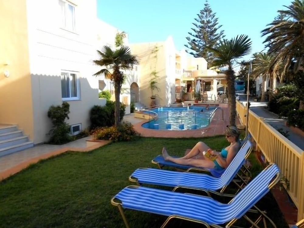 Lambrinos Suites 44/51