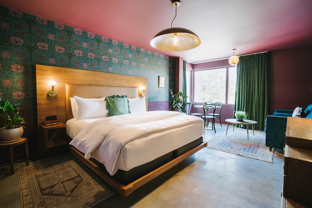 The Frances Modern Inn 28/65