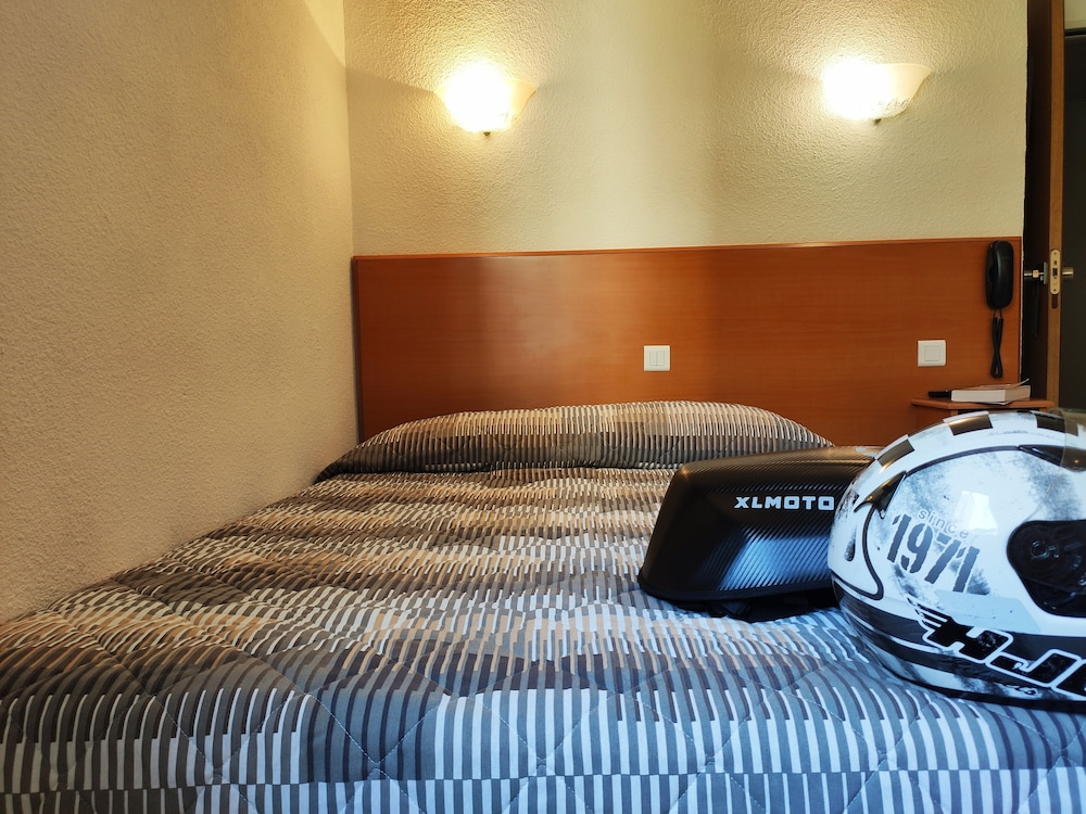Hôtel Compostelle 23/50