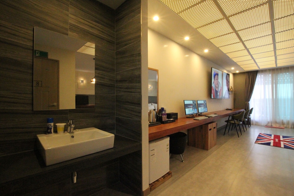 Nova Hotel 31/32