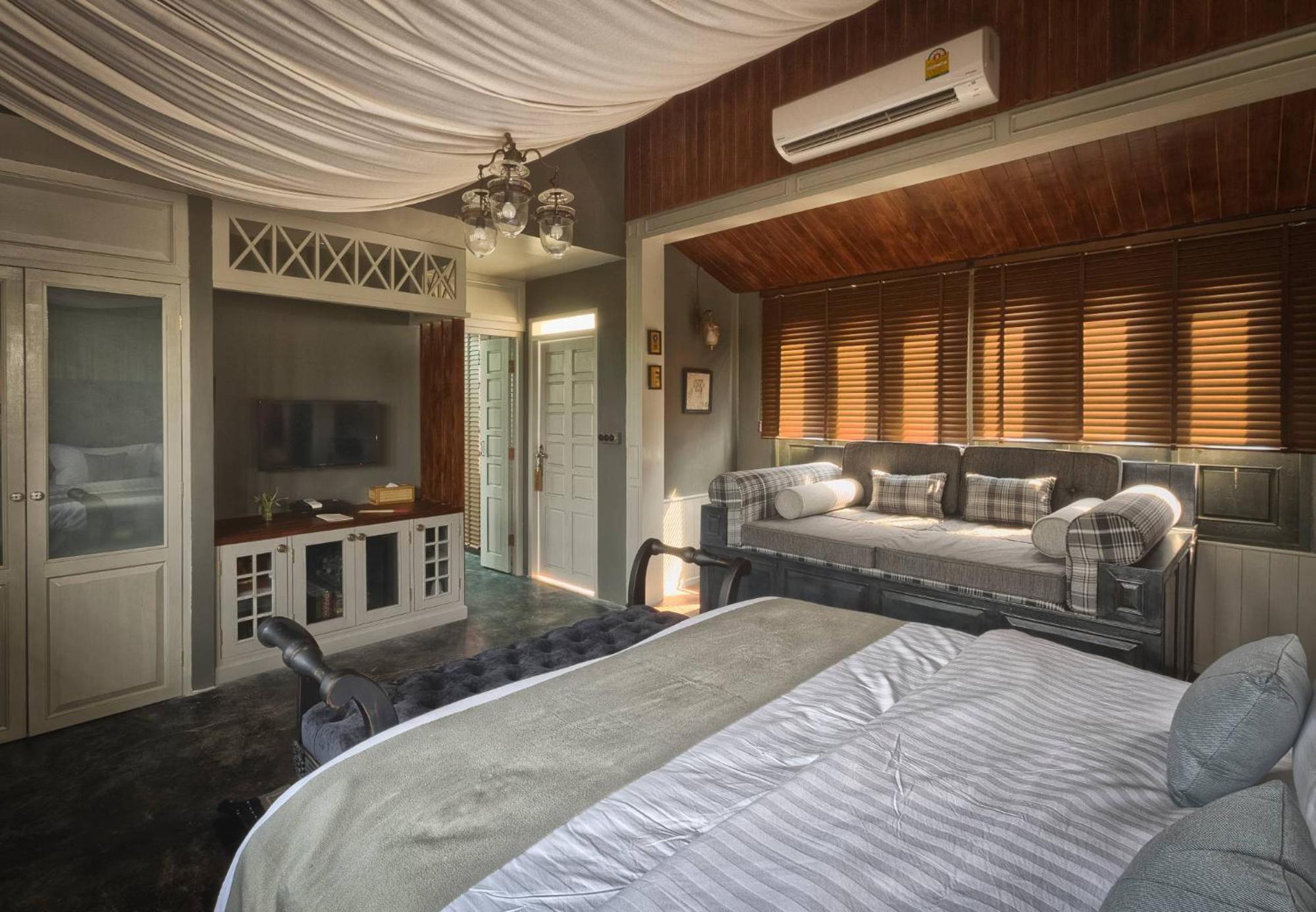 Room, Shared Balcony