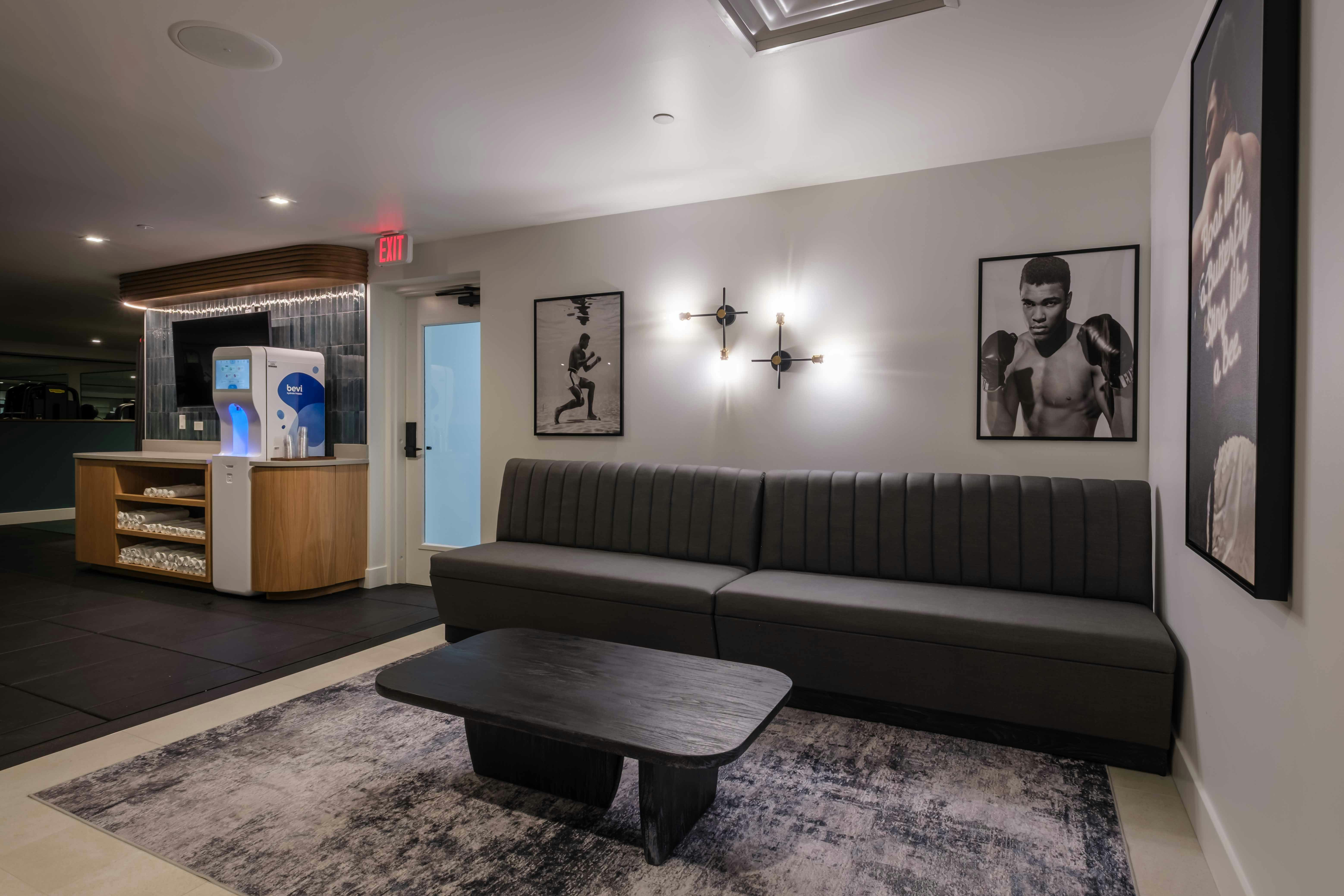Hotel Bourre Bonne Louisville, Curio Collection by Hilton 38/56