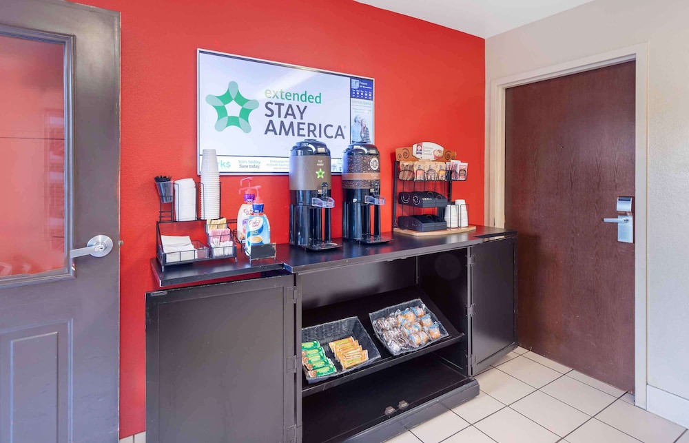 Studio 6 Suites Fresno North CA 45/56