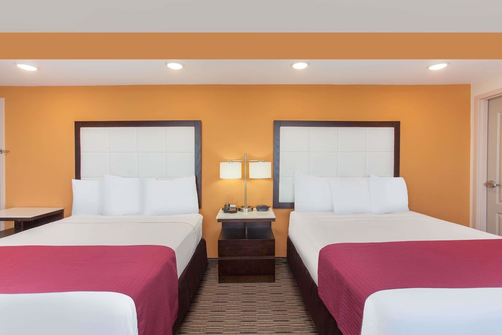Ramada By Wyndham Culver City 19/49