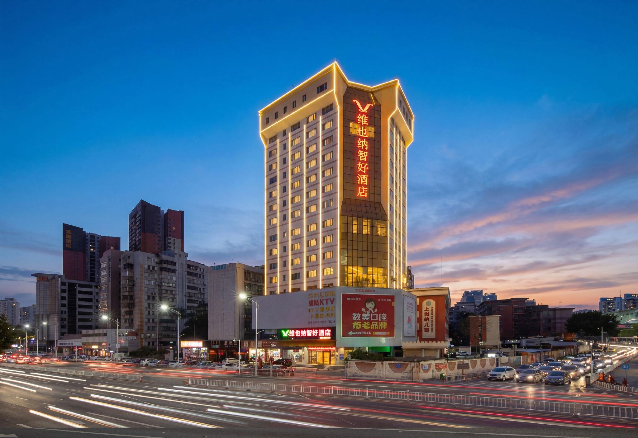 Outsky Hotel 2/50