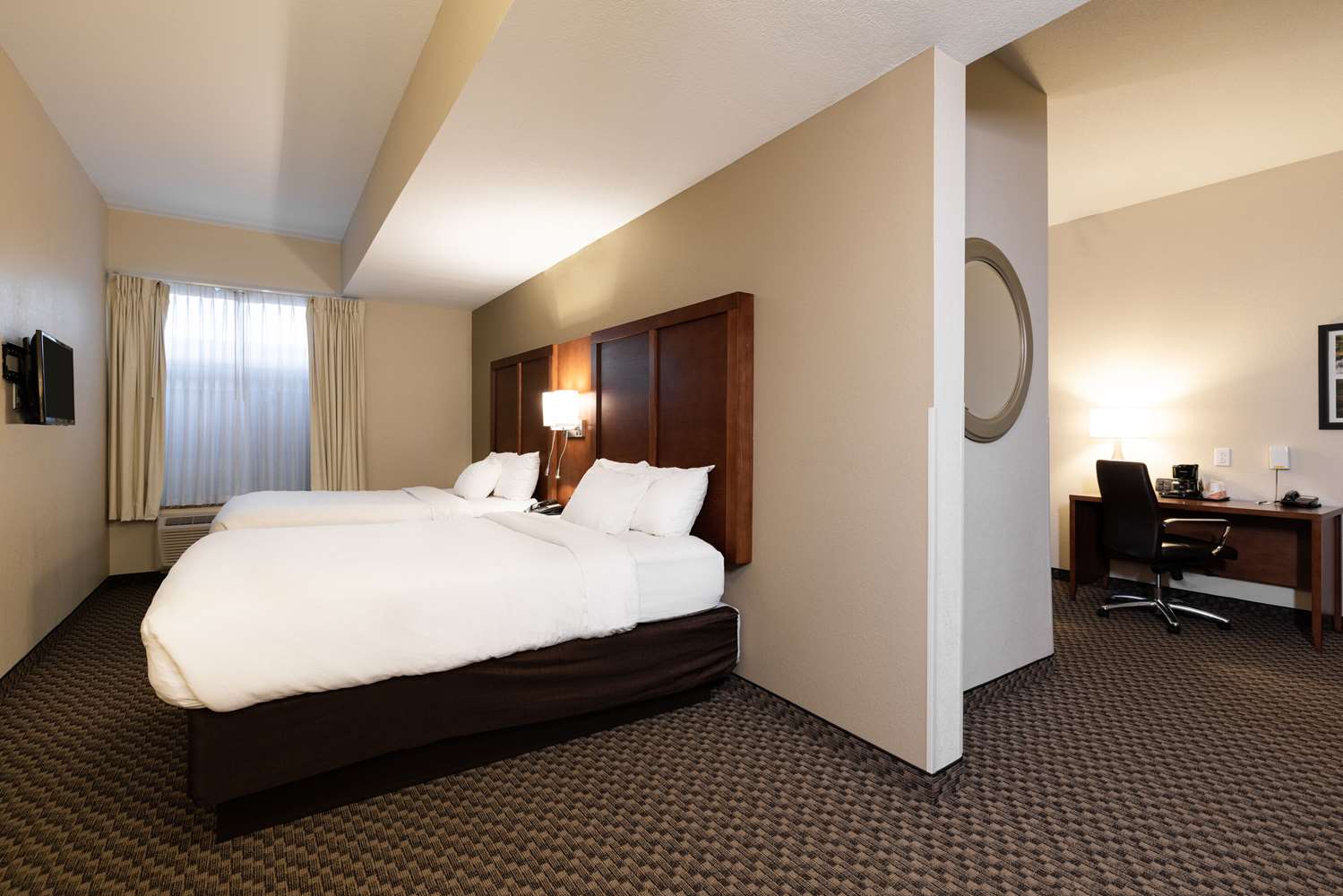 Upgrade, Suite, 2 Queen and 2 Double Beds