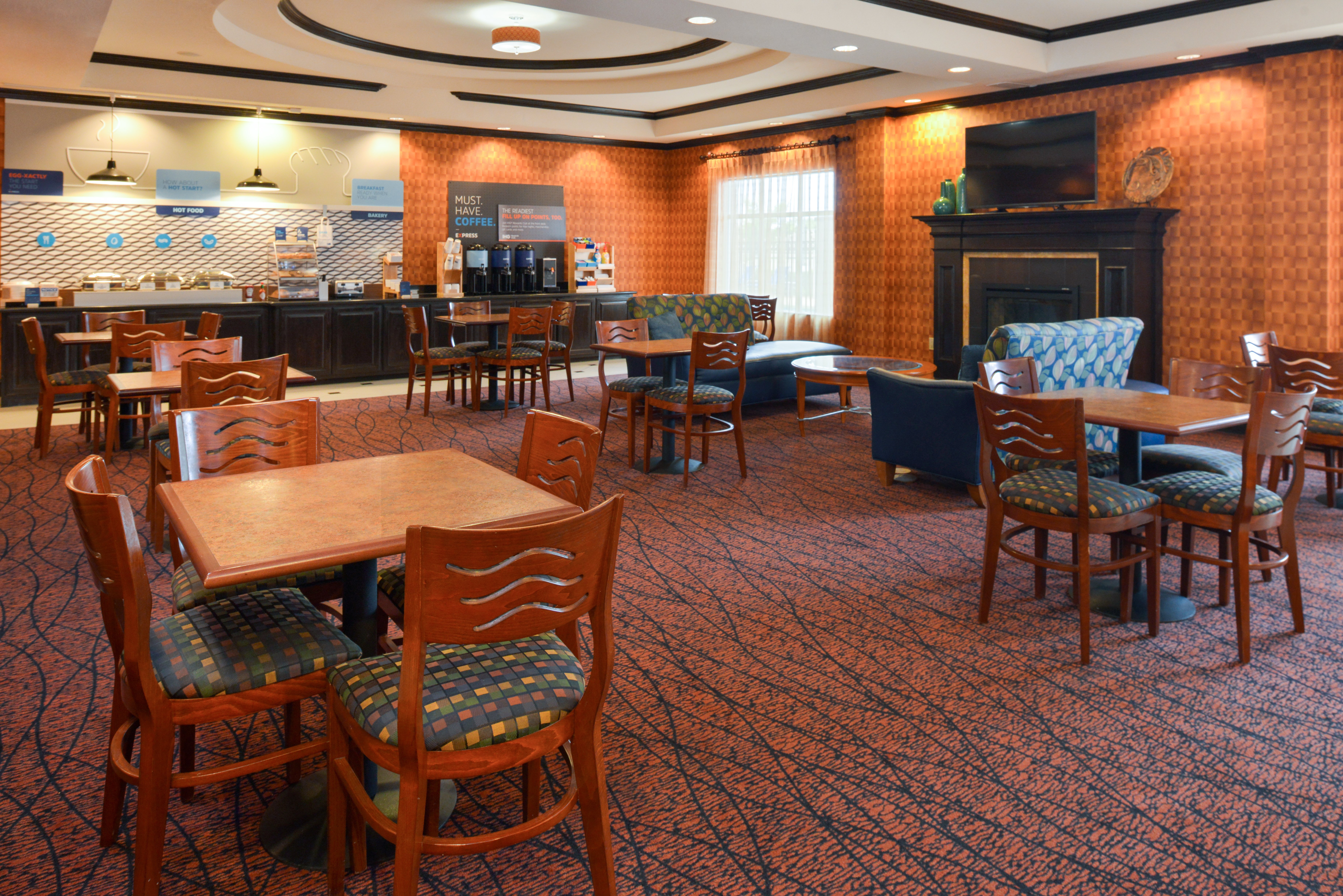 Holiday Inn Express & Suites Royse City - Rockwall, an IHG Hotel 48/70