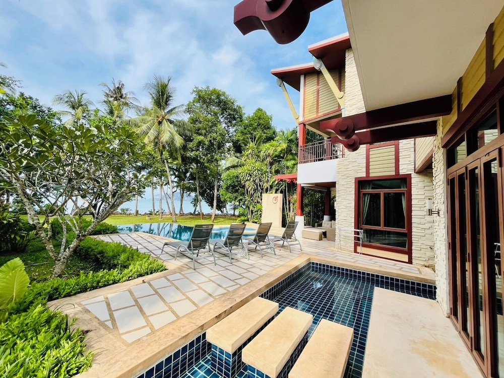 Amatapura Beach Villa 12 55/57