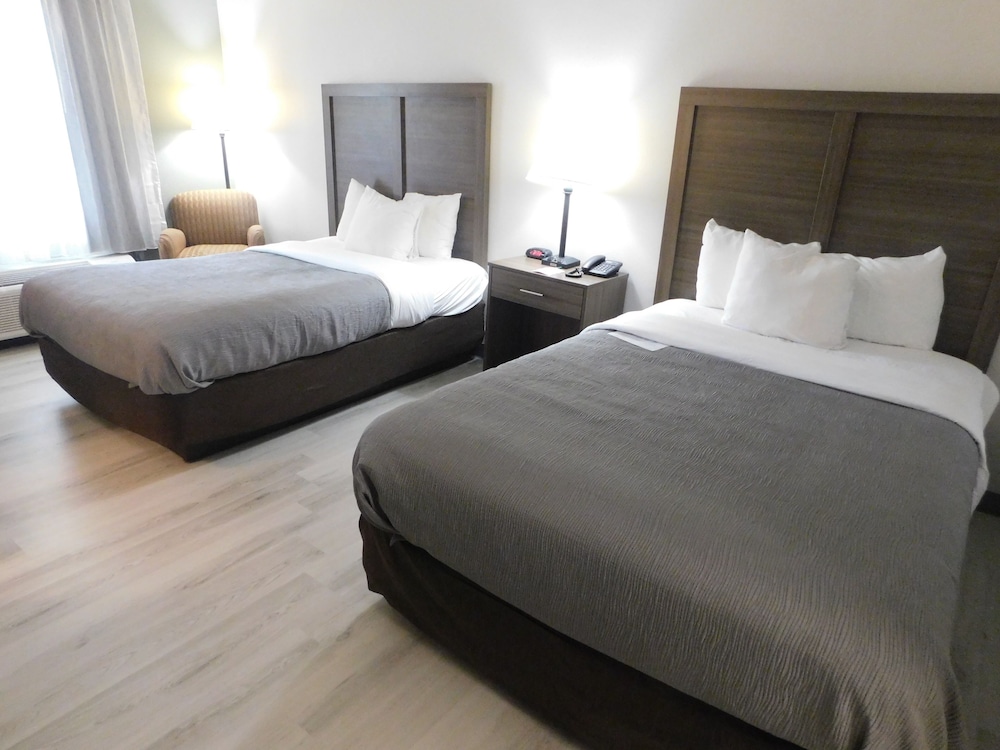 UPGRADE, 2 DOUBLE BEDS, SMOKING