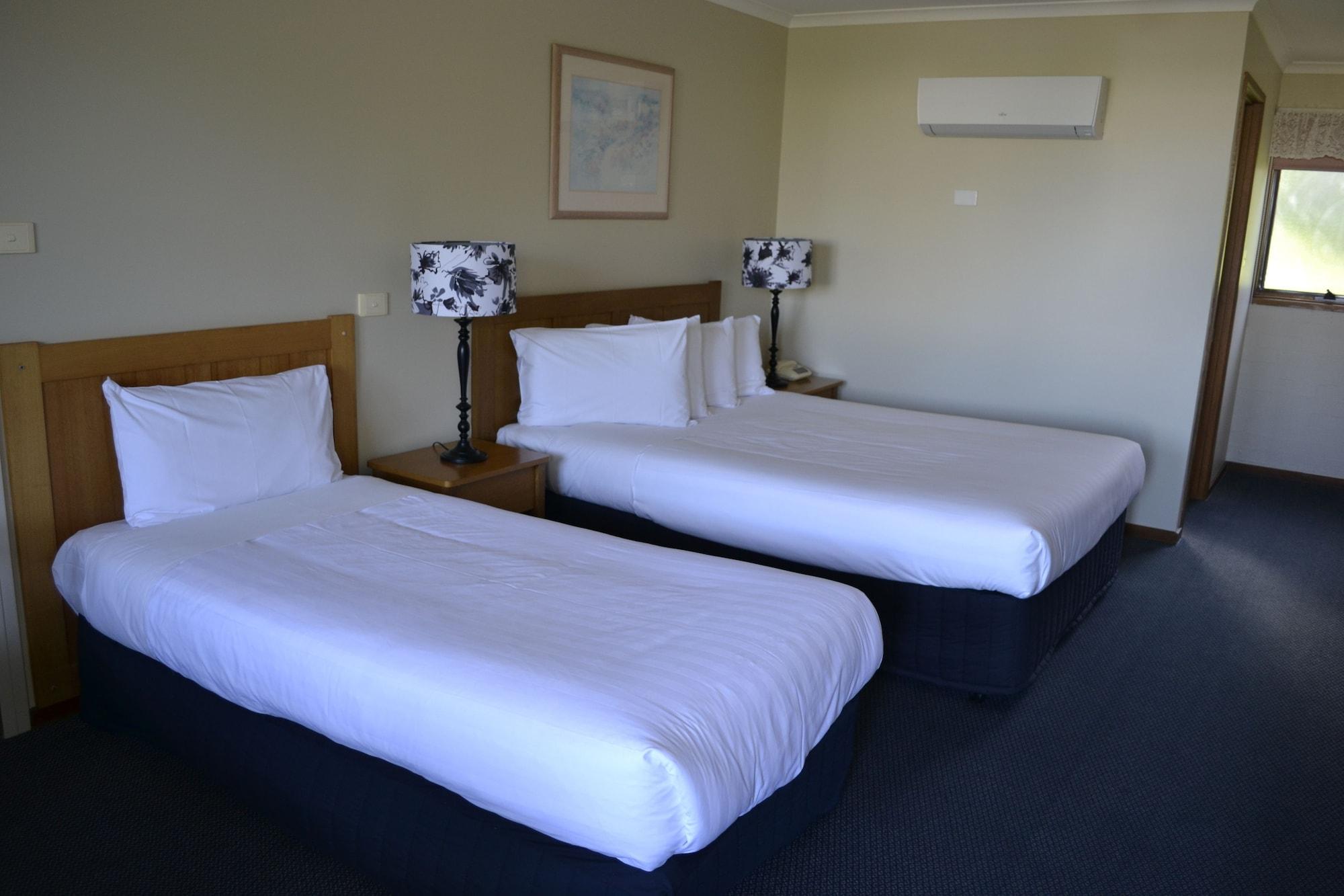 Sunnymead Hotel 13/48