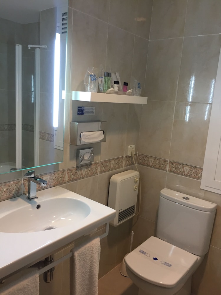 Sercotel Las Rocas Playa Hotel 36/38