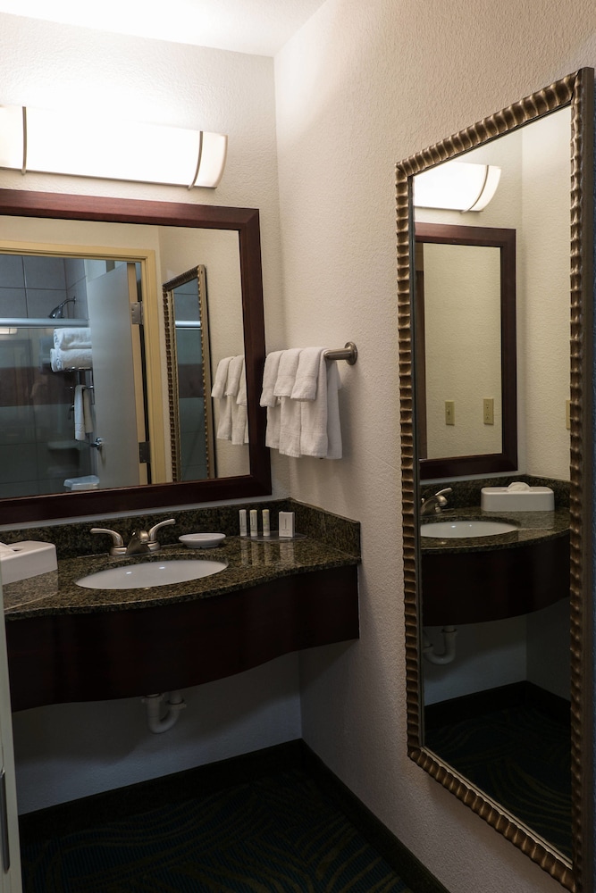 Springhill Suites by Marriott Ridgecrest 15/44