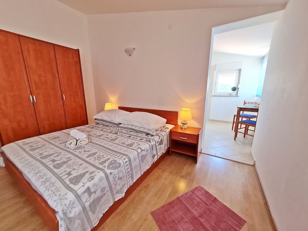 APARTMENTS ROOMS PORAT 5/47