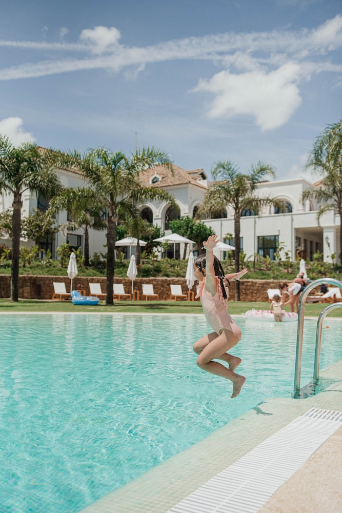 SO/Sotogrande Spa & Golf Resort Hotel 75/82