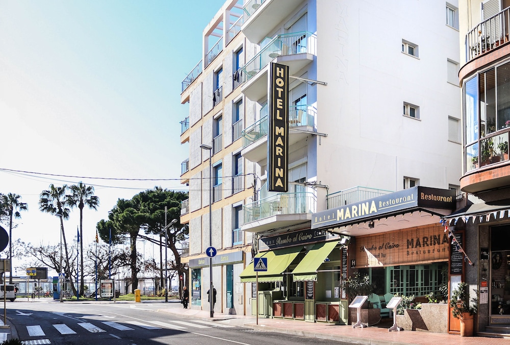 Marina Hotel 1/45