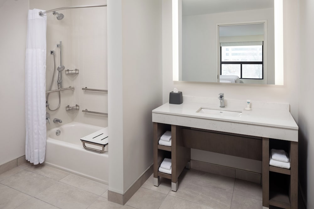 Hyatt House Royal Oak/Birmingham 39/42