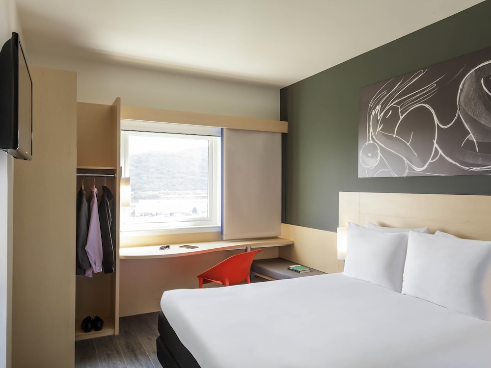 Ibis Queretaro 18/50