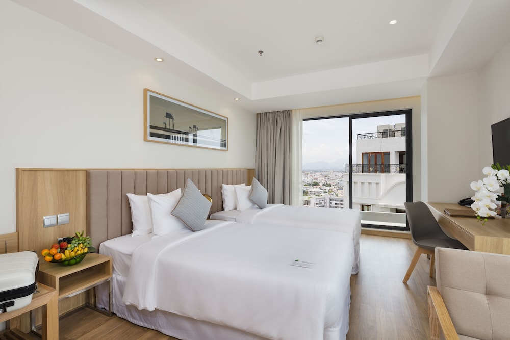 PREMIUM, TWIN BEDS, OCEAN VIEW, BALCONY