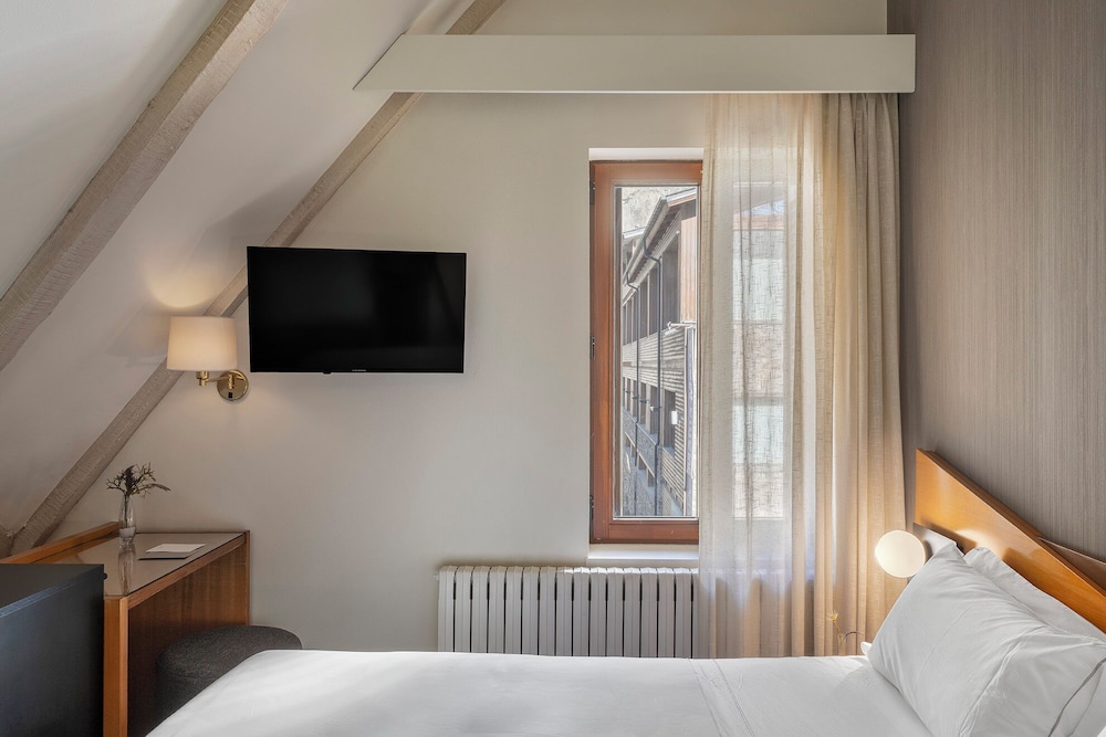 Hotel de l'Isard 29/50