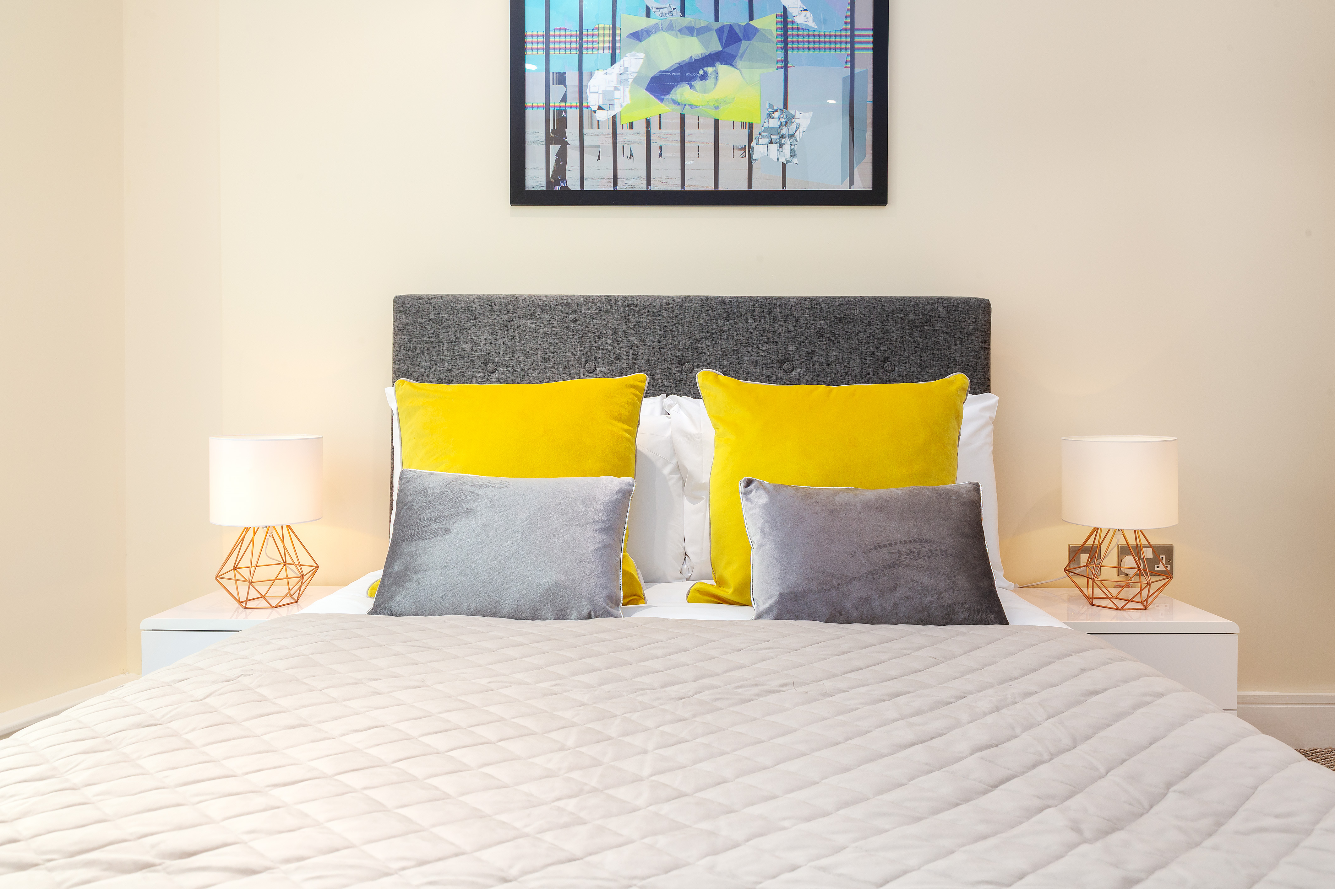 Luxurious Lanterns Court Two-Bedrooms Apartments 23/50