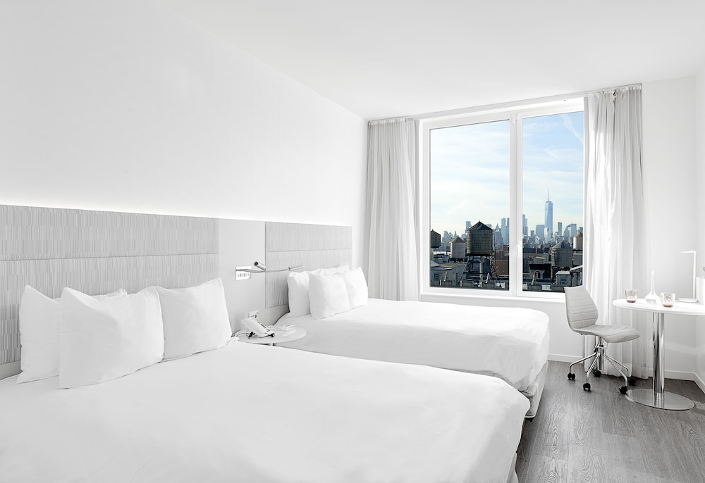 INNSIDE, DOUBLE BED, CITY VIEW