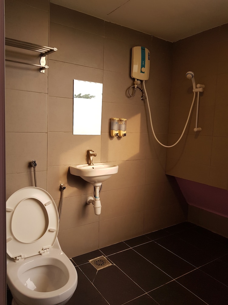 De Uptown Hotel Pj 222 28/57