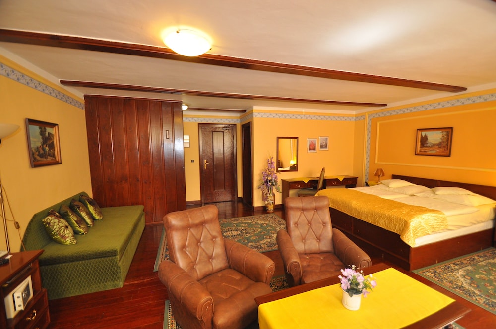 HOTEL BARBAKAN 21/38