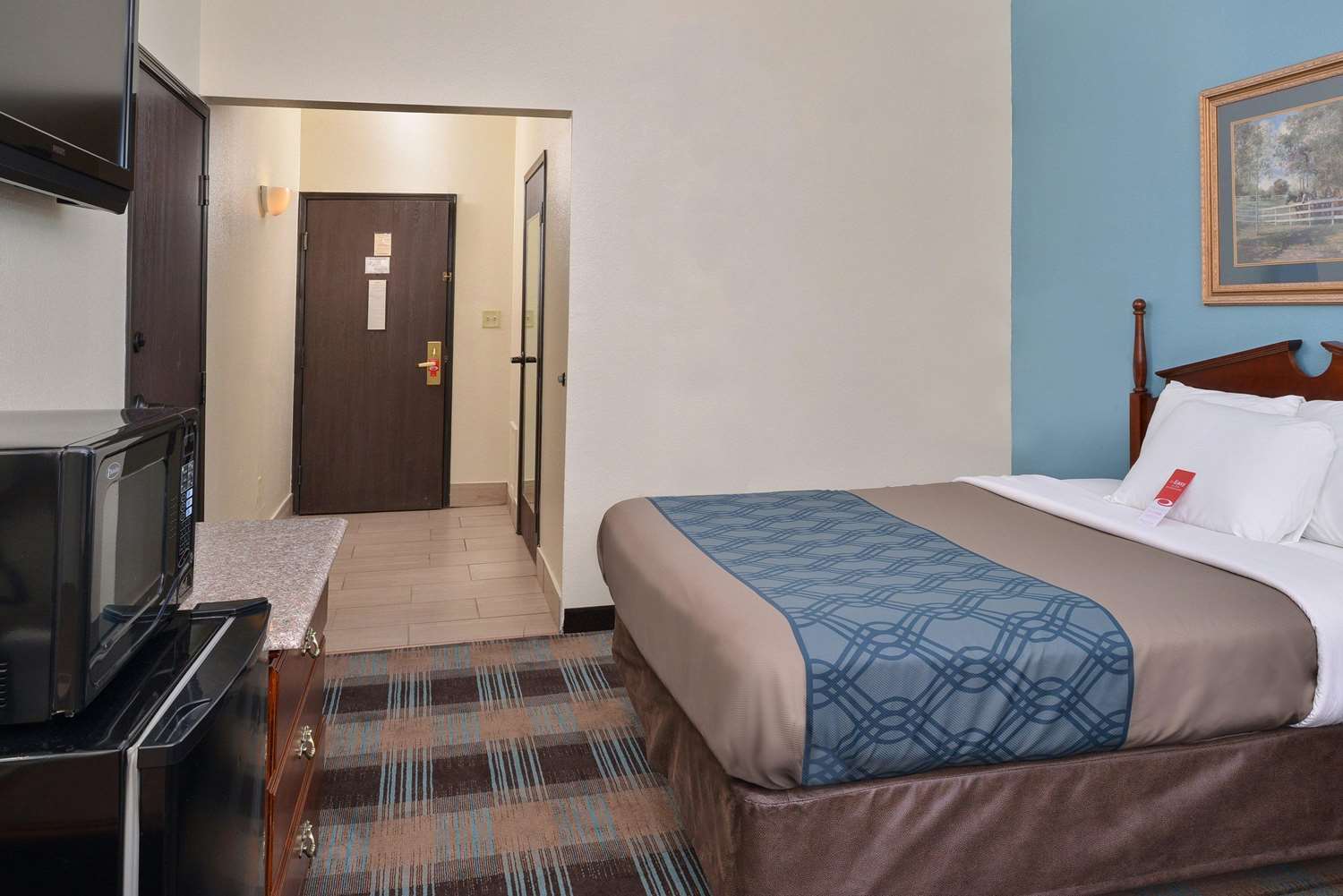 Econo Lodge Inn and Suites Shelbyville 5/21