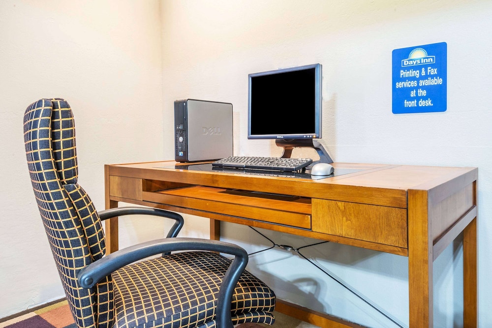 Days Inn by Wyndham Pueblo 16/18