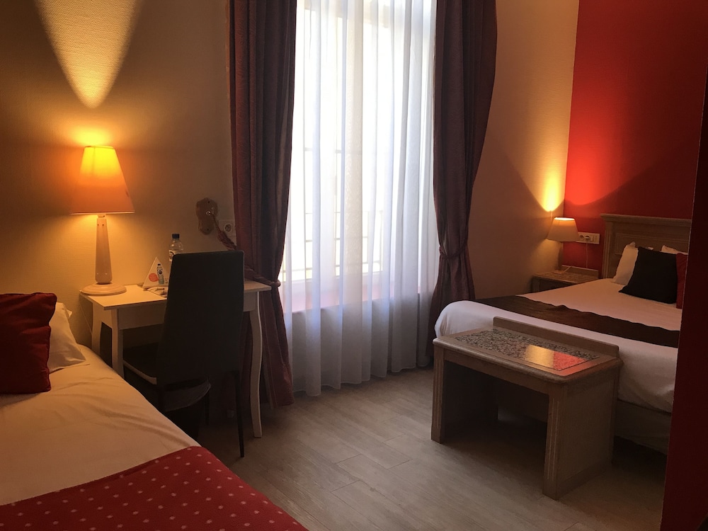 Brit Hotel Aux Sacres - Reims Centre 23/51