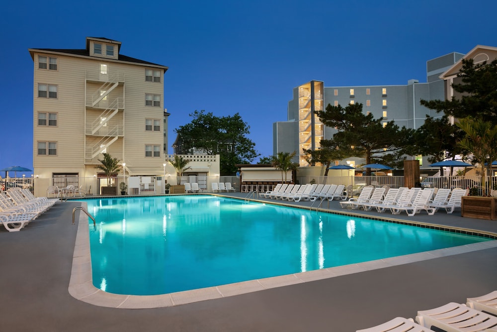 Harrison Hall Hotel 6/50