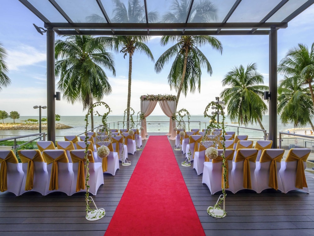 Mercure Penang Beach 48/63