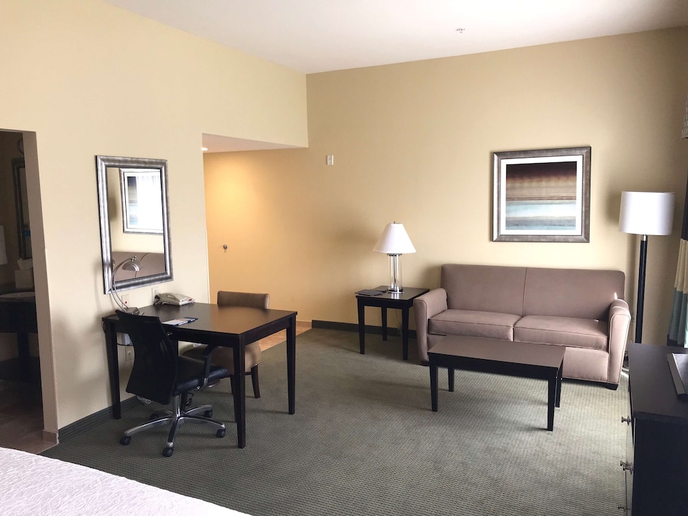 Hampton Inn Suites Austin Lakeway 44/69