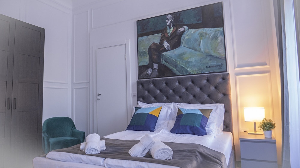 Kings Palace Suites 30/50
