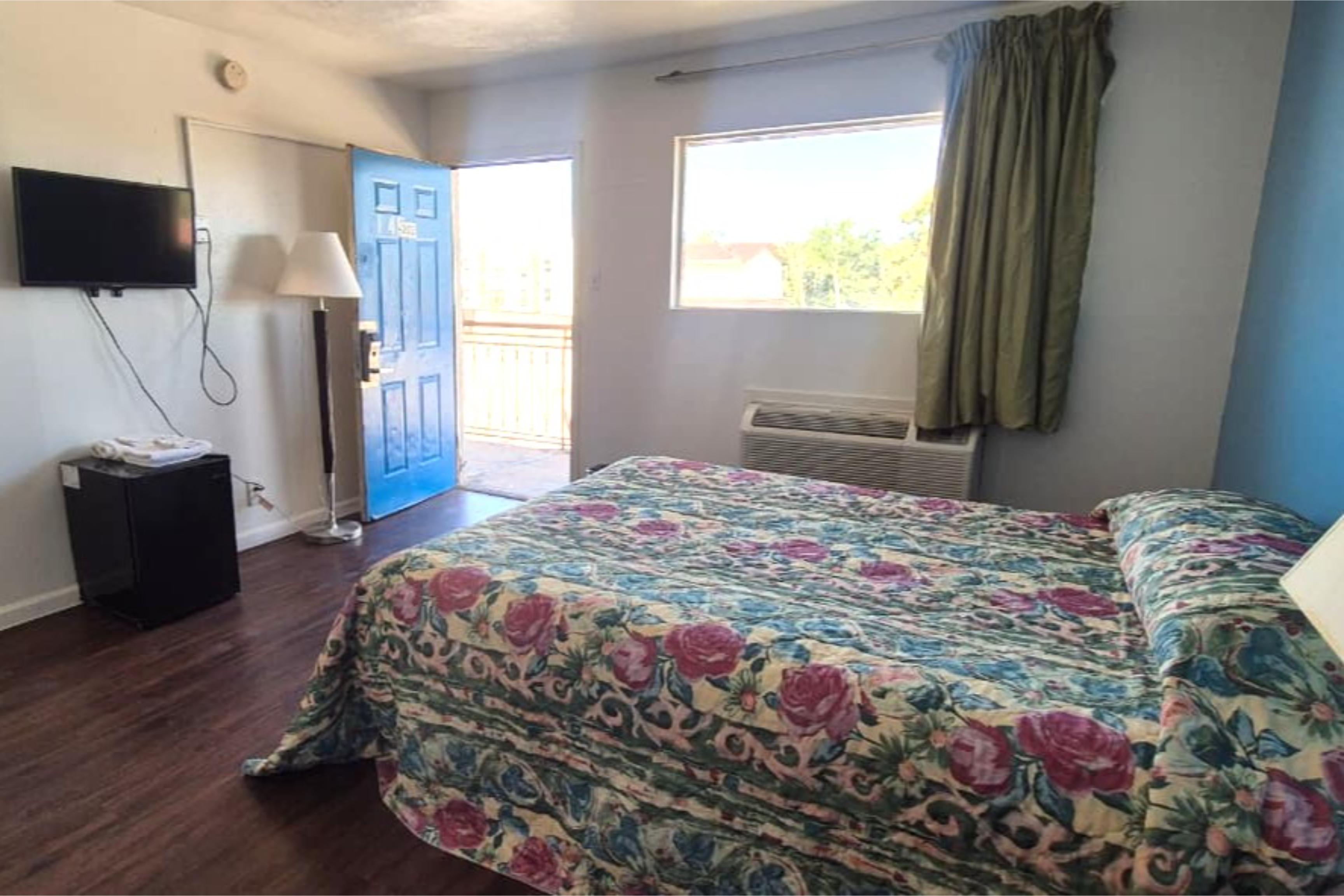 Room at Desert Sands Denton near UNT I 35 TX, DENTON - TX