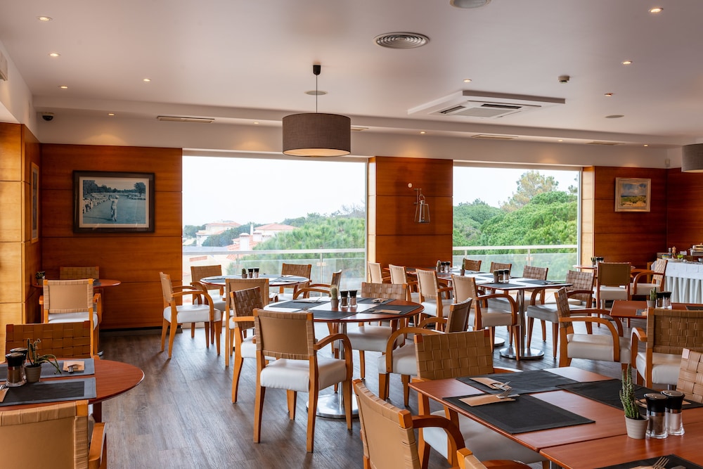 Praia Del Rey Golf And Beach Resort - The Village 38/50