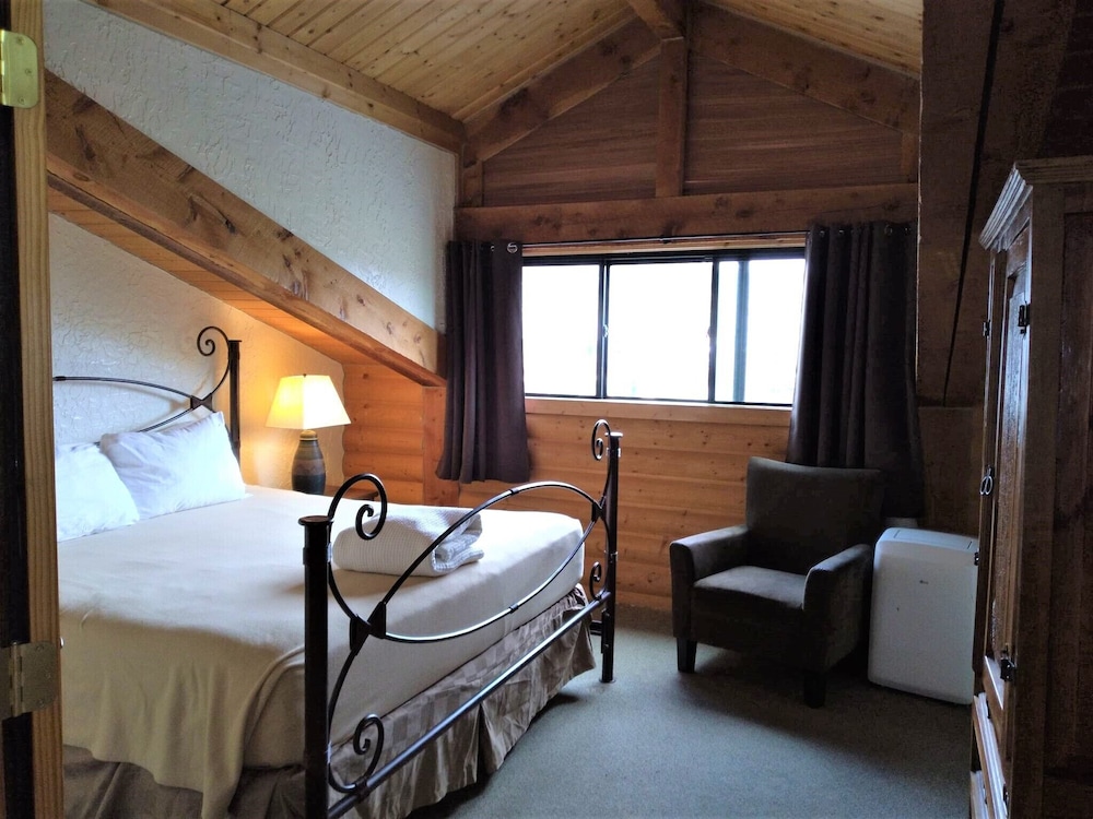 The Boulder Creek Lodge 10/64