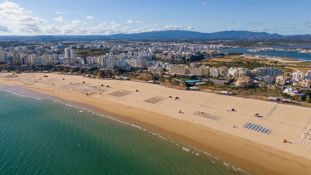 Hotel Algarve Casino 48/50