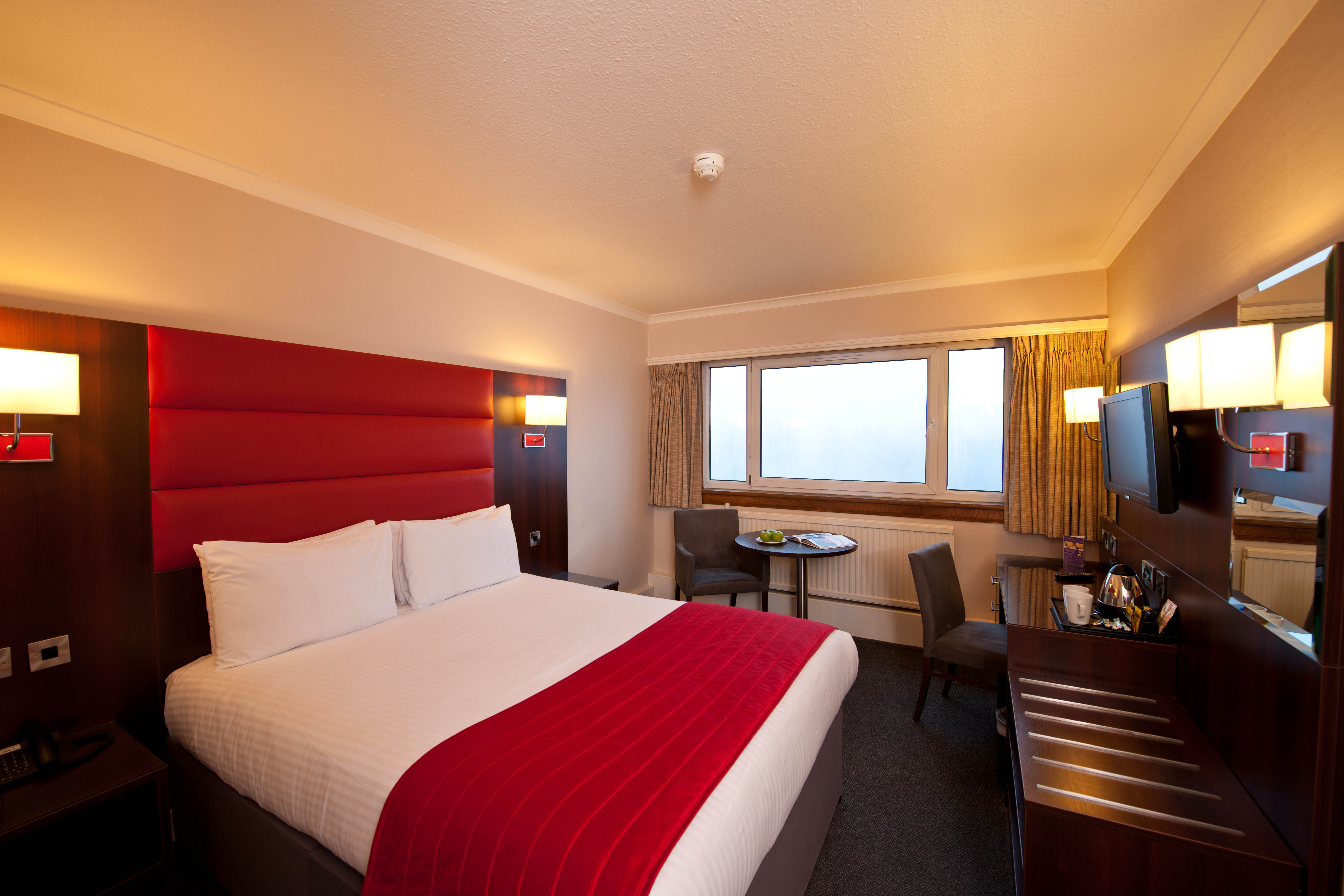 Room at Leonardo Inn Glasgow West End, GLASGOW