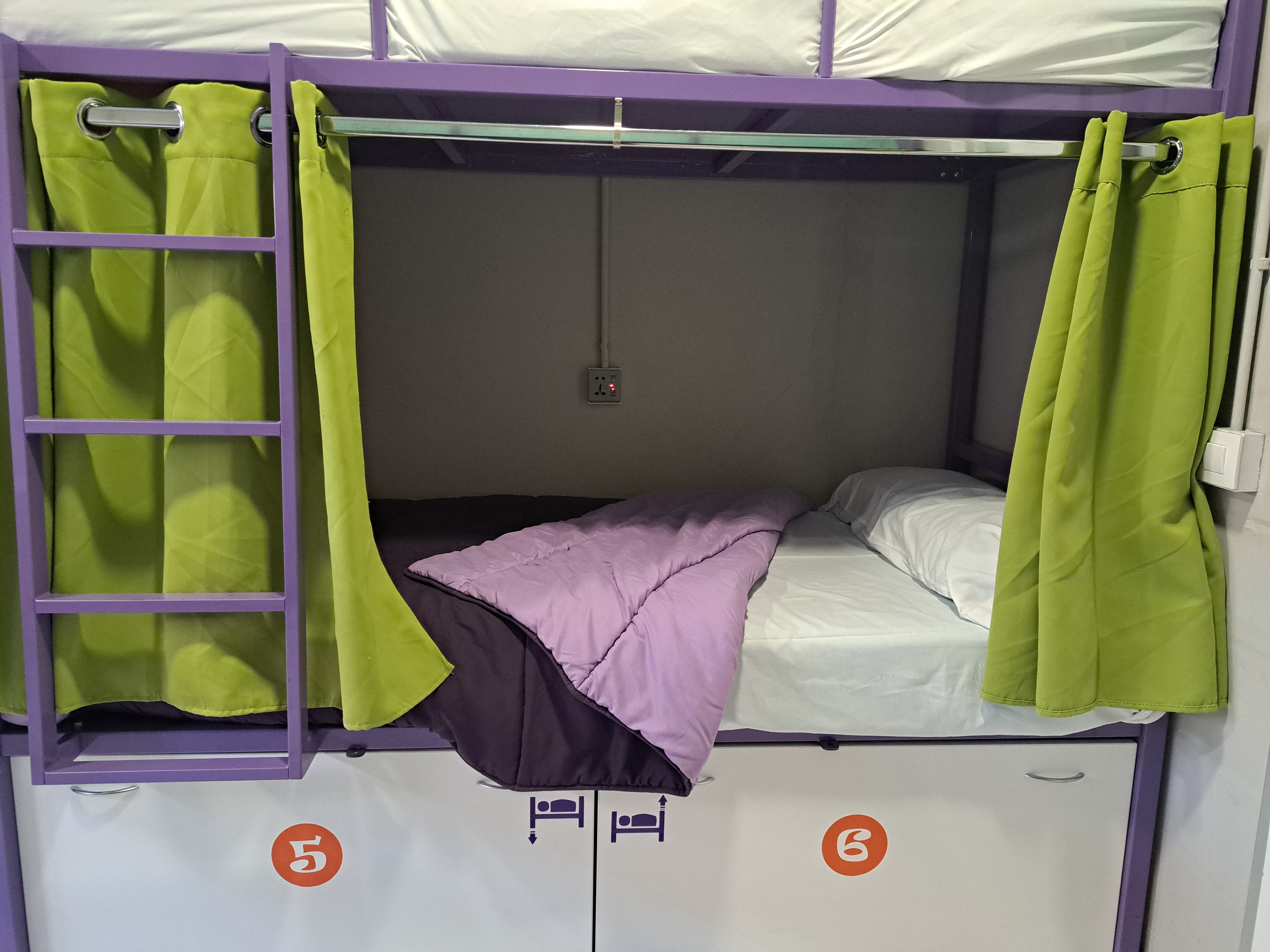 Female Dorm, Female Only, 6 Beds
