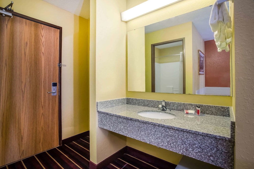 Super 8 By Wyndham Crawfordsville 12/20